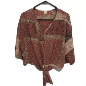 I Joah Size Large Short Sleeved Top With Tie